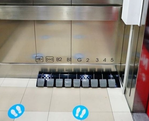 ascensor cu pedale