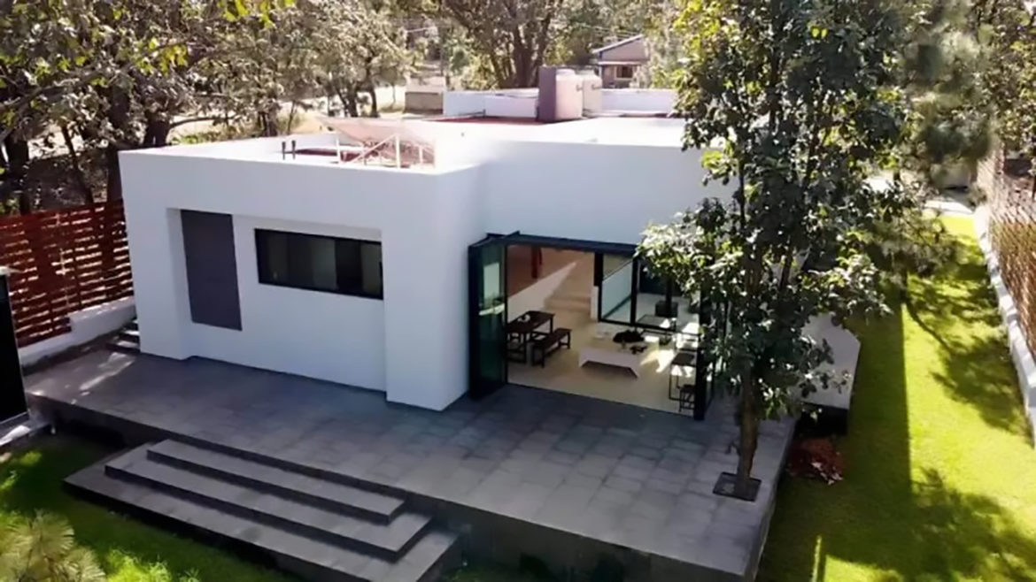 casa-plastic-reciclat-cutremure-1170x658