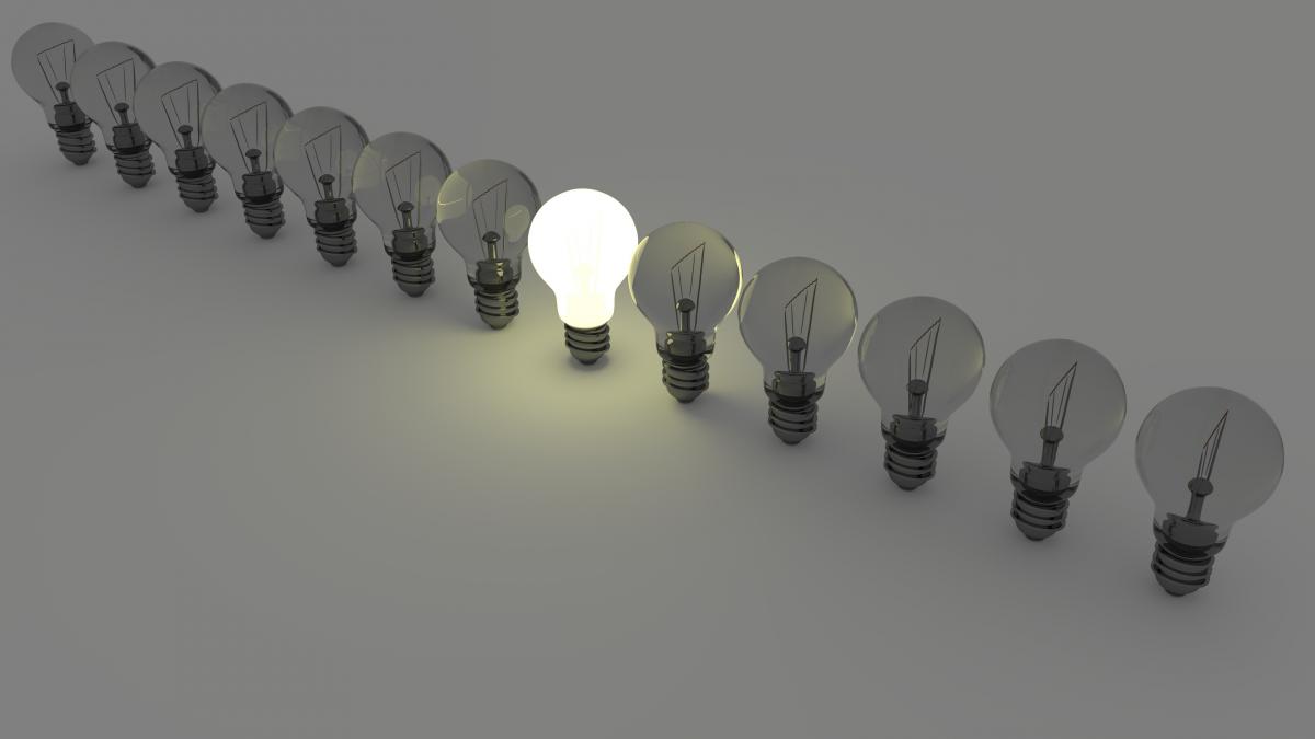 light-bulbs-light-bulb-light-stockpack-pixabay.jpg energie, bec