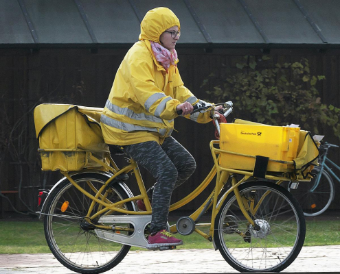 postal-delivery-postman-delivery-employee-stockpack-pixabay.jpg postal delivery, postman, delivery employee