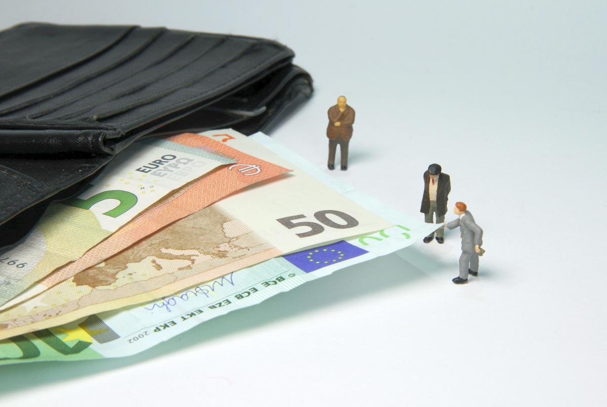 tax-office-fine-miniature-figures-stockpack-pixabay.jpg tax office, fine, miniature figures