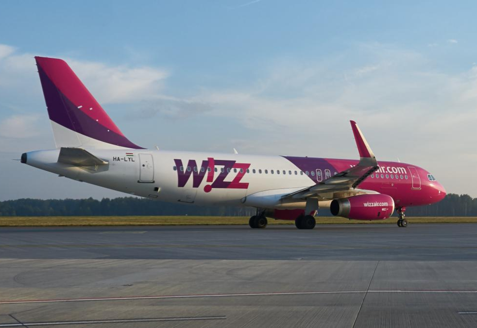 wizz-wizzair-the-plane-stockpack-pixabay.jpg wizz, wizzair, the plane