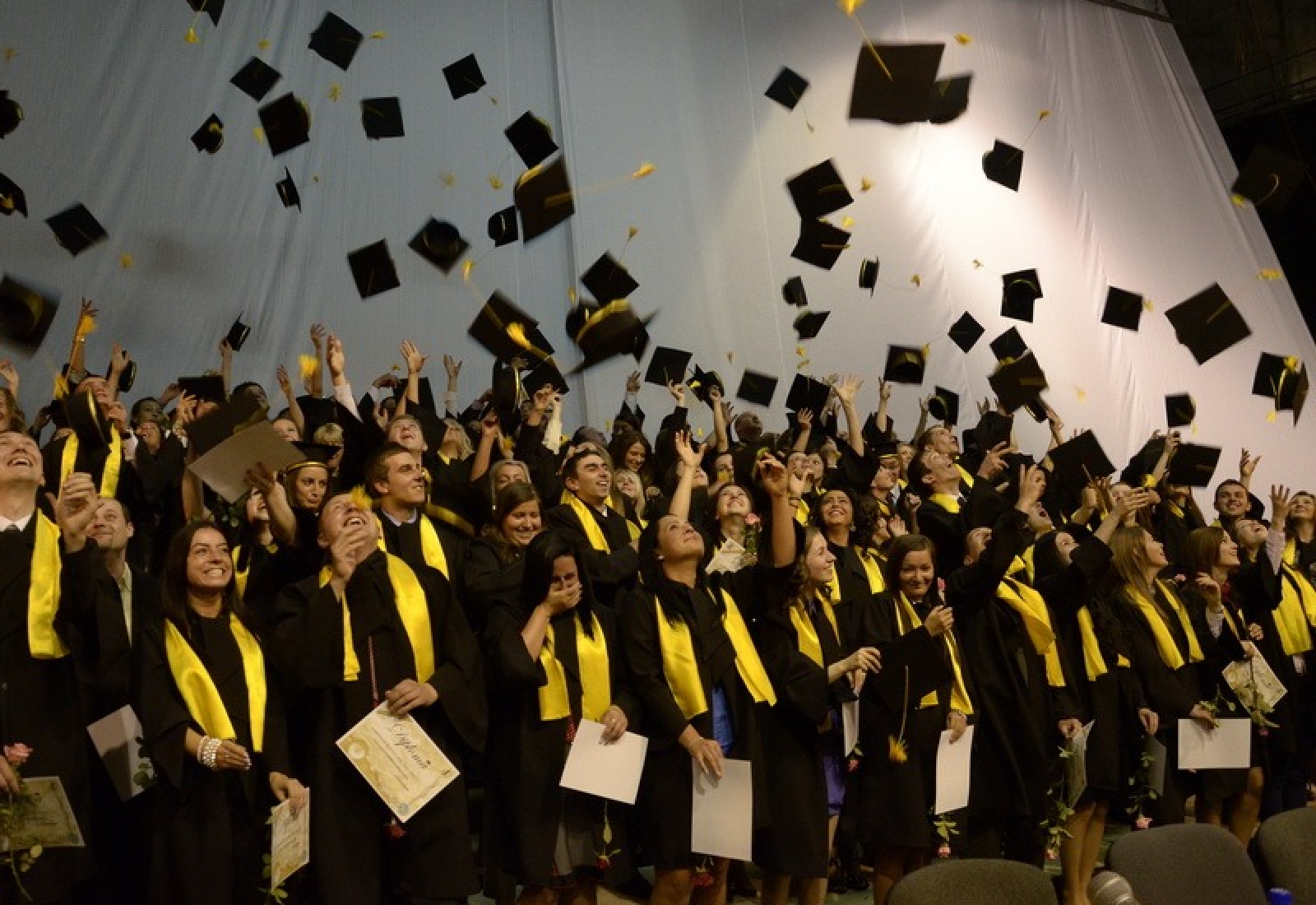 absolventi studenti