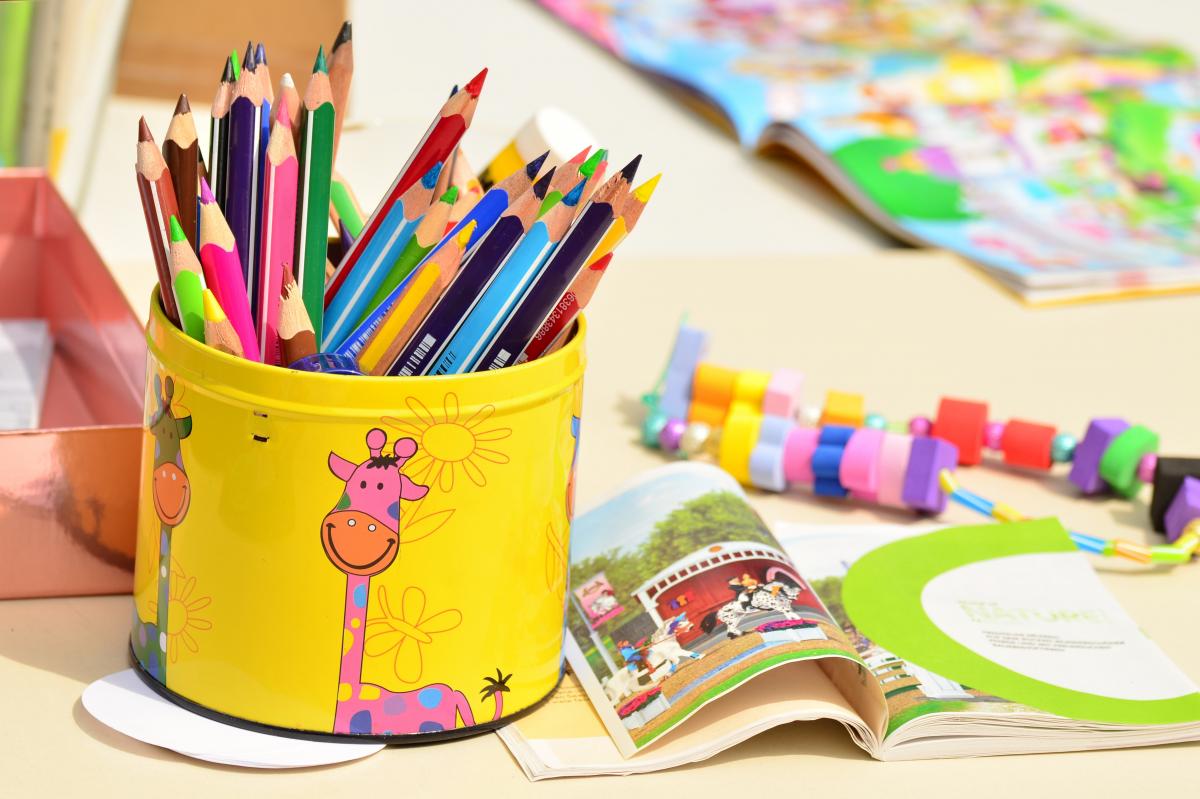 colored-pencils-pen-box-paint-stockpack-pixabay.jpg colored pencils, pen box, paint