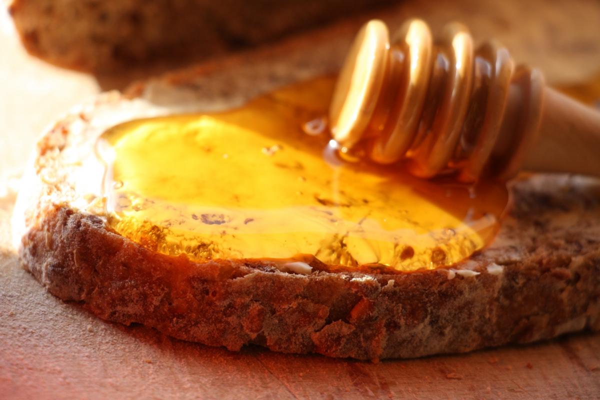 honey-bread-spoon-stockpack-pixabay.jpg honey, bread, spoon
