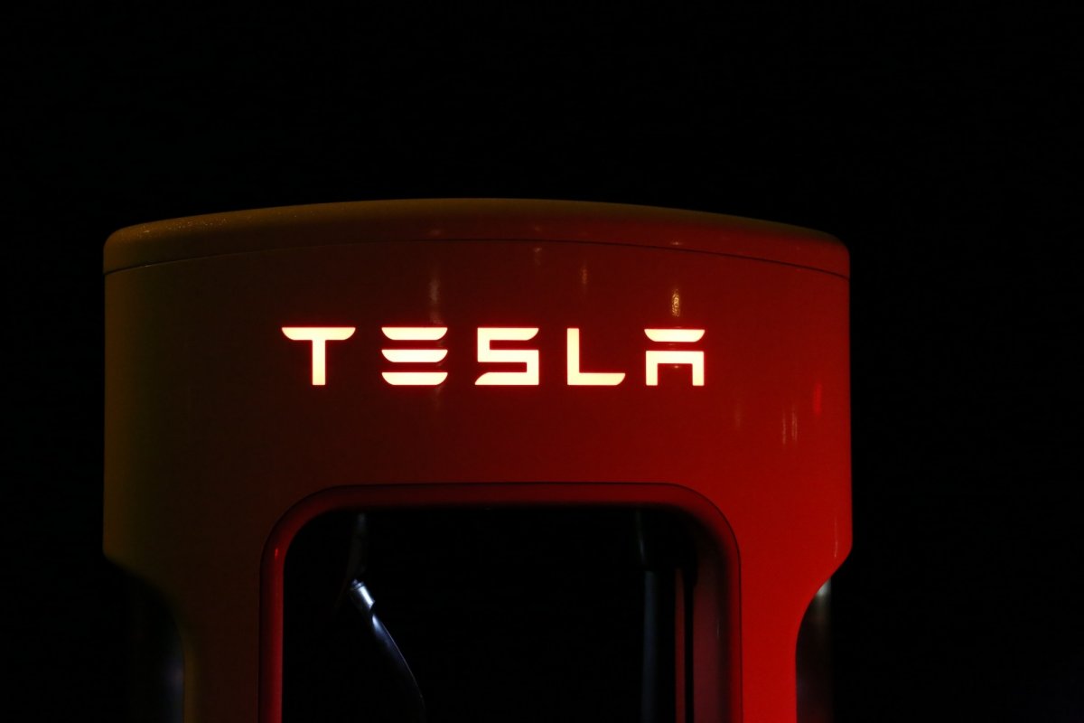 tesla-supercharger-battery-stockpack-pixabay.jpg tesla, supercharger, battery