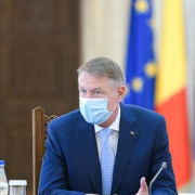 Iohannis masca Iohannis 1000x600