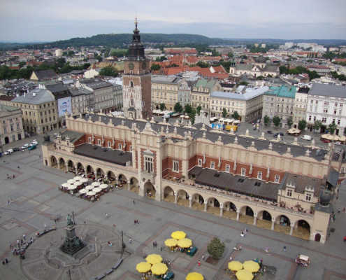 krakow-poland-cloth-hall-sukiennice-stockpack-pixabay.jpg kraków, poland, cloth hall sukiennice