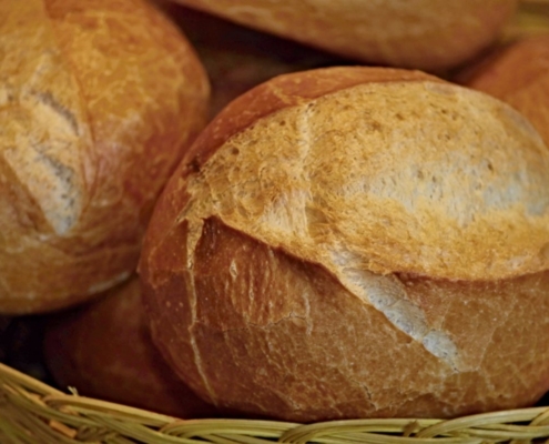 roll, breakfast sandwiches, breakfast