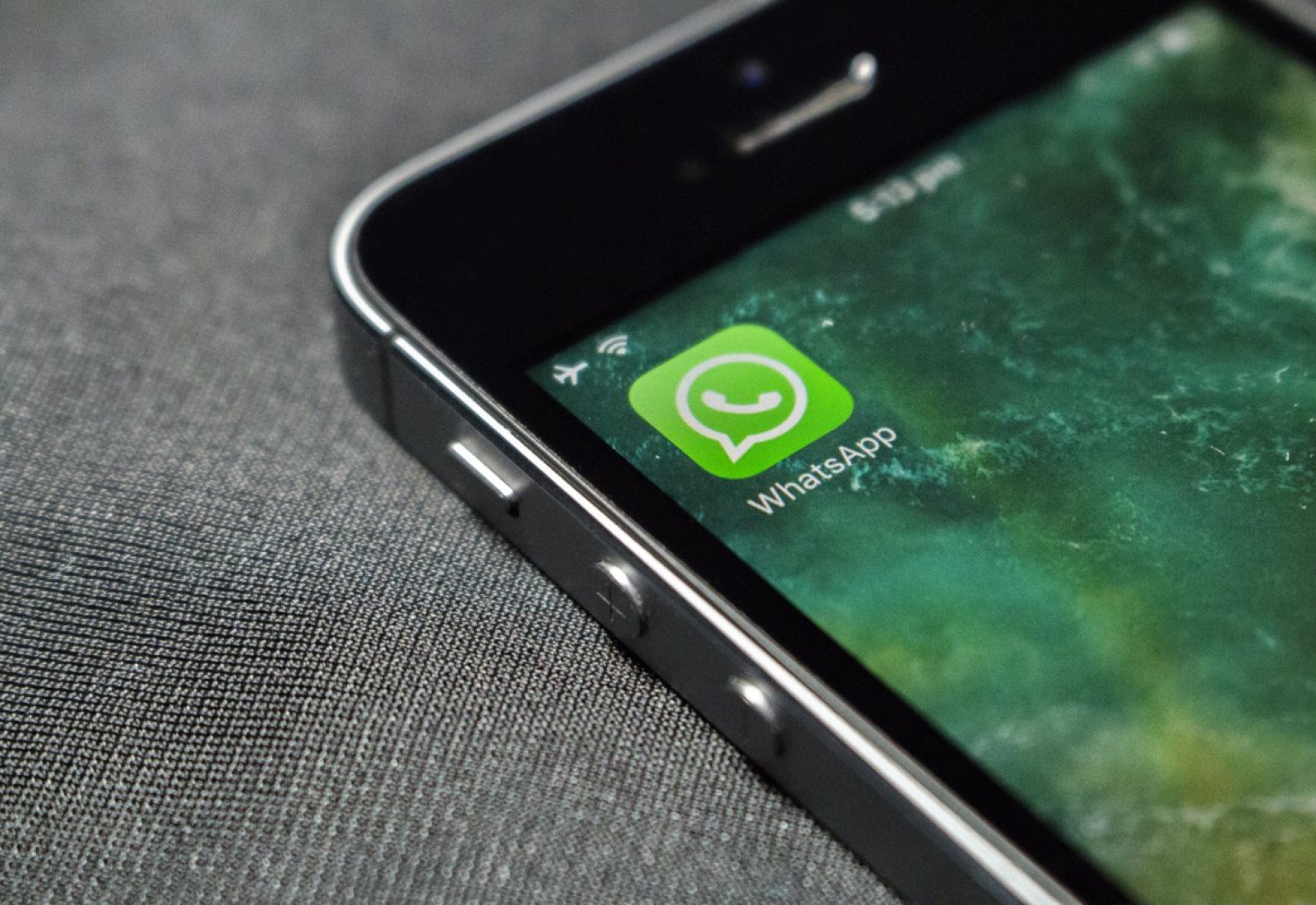 whatsapp-mobile-phone-communication-stockpack-pixabay.jpg whatsapp, mobile phone, communication