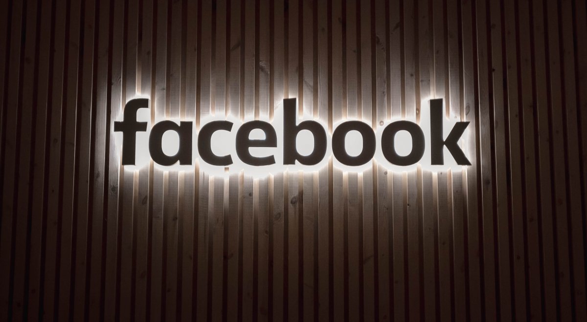 facebook-wall-decor-stockpack-unsplash.jpg Facebook wall decor