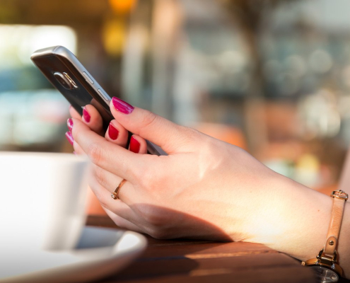 blur-smartphone-chatting-stockpack-pixabay.jpg blur, smartphone, chatting