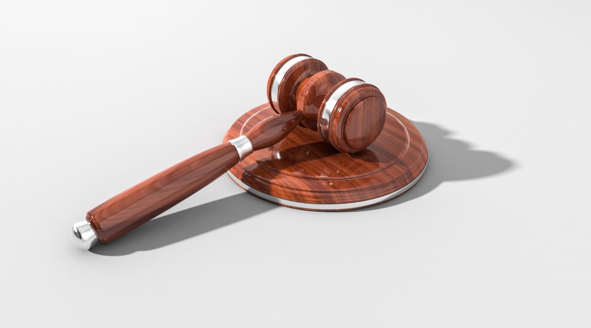 club-auction-law-stockpack-pixabay.jpg club, auction, law