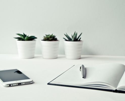 desk, smartphone, iphone