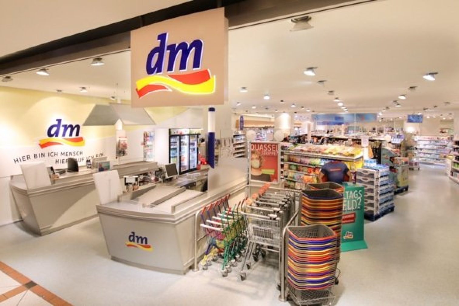 dm drogerie markt devine cel mai tânăr membru al AMRCR | afaceri.news