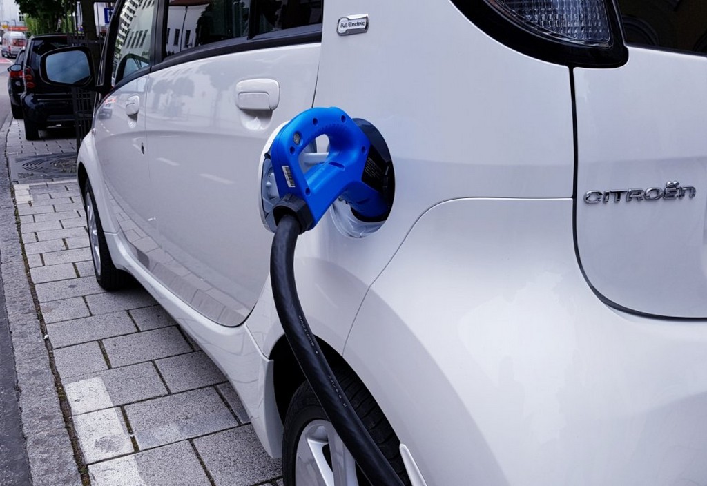 electric-car-charging-station-electric-cable-stockpack-pixabay.jpg electric car, charging station, electric cable
