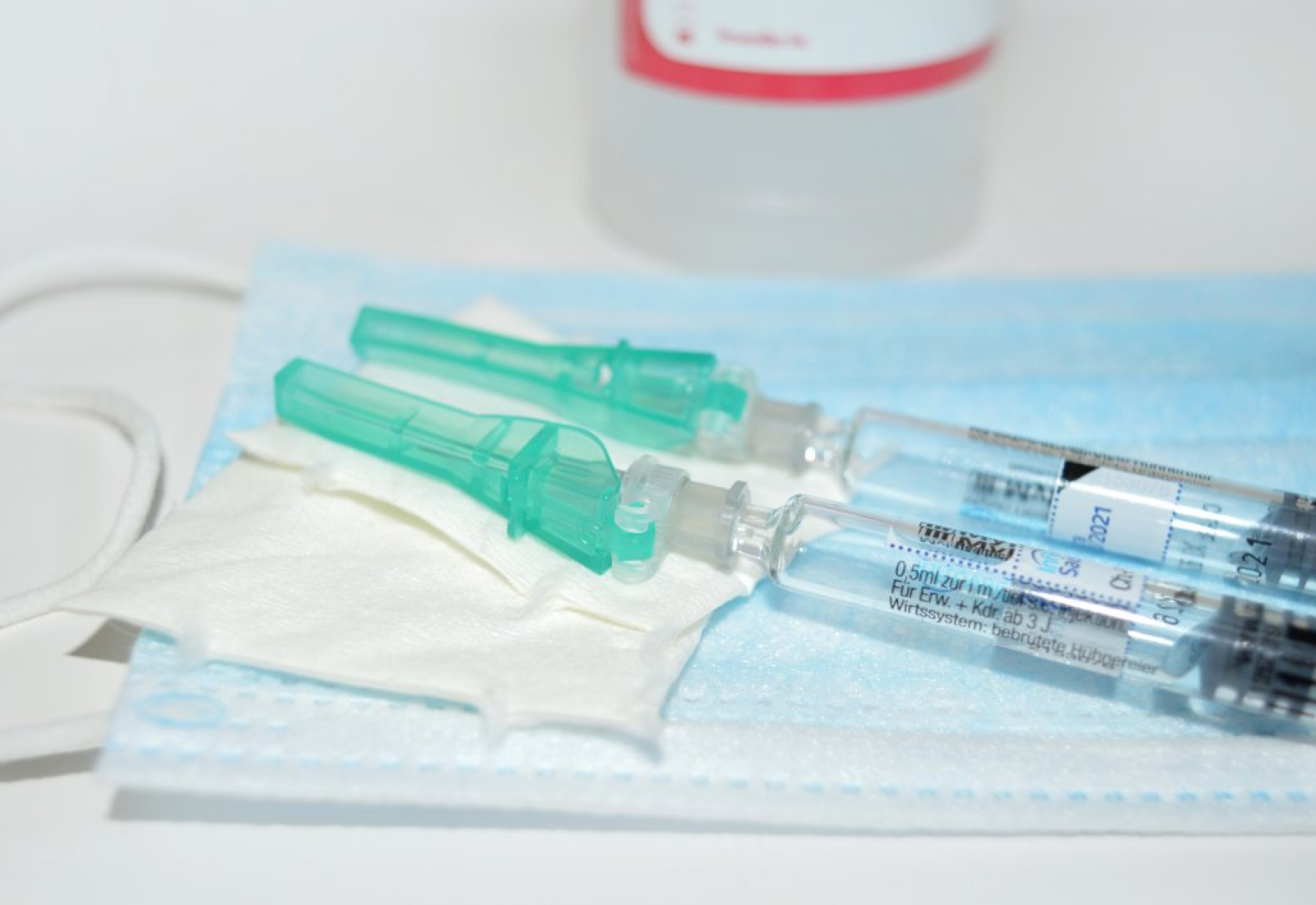 syringe-face-mask-vaccination-stockpack-pixabay.jpg syringe, face mask, vaccination