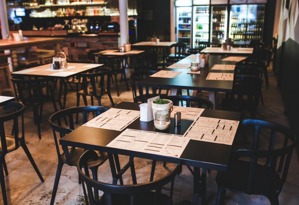 table-in-vintage-restaurant-stockpack-pexels.jpg Table in vintage restaurant