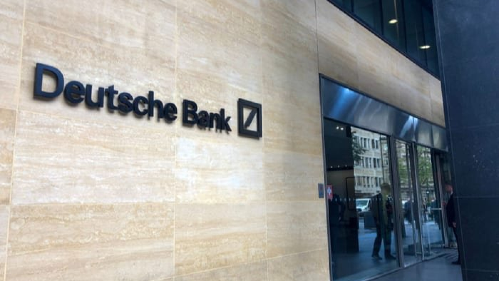 Deutsche-Bank-Bank-of-England-BoE-payments-system-failures-amazon-remediation-restructuring-news Deutsche Bank Bank Of England Boe Payments System Failures Amazon Remediation Restructuring News