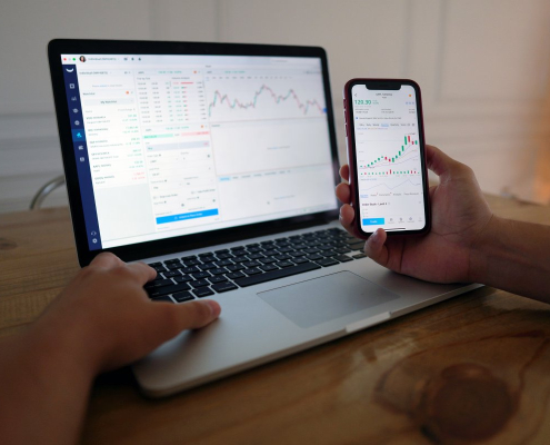 man-computer-stock-trading-stockpack-pixabay.jpg man, computer, stock trading