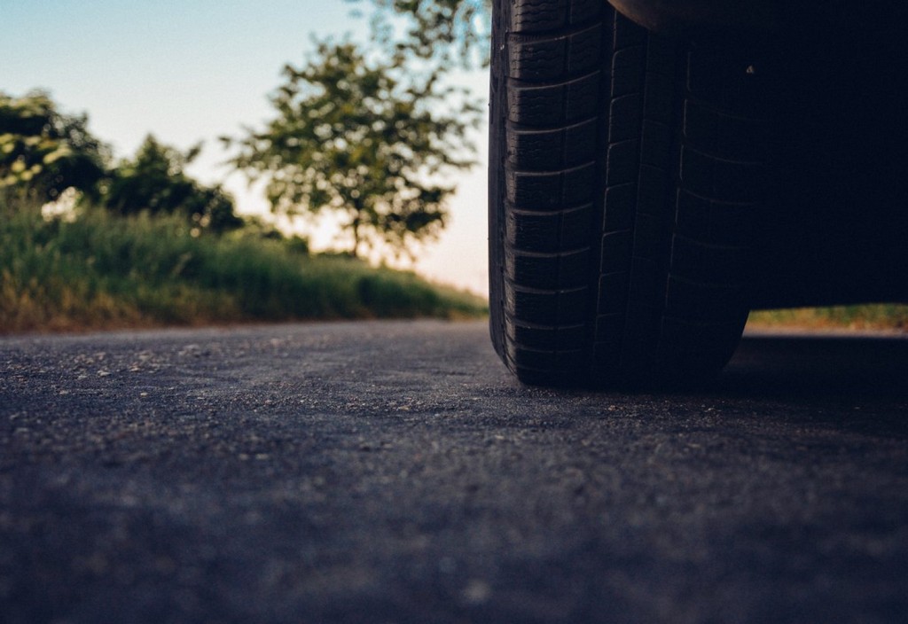 car-road-tire-stockpack-pixabay.jpg car, road, tire