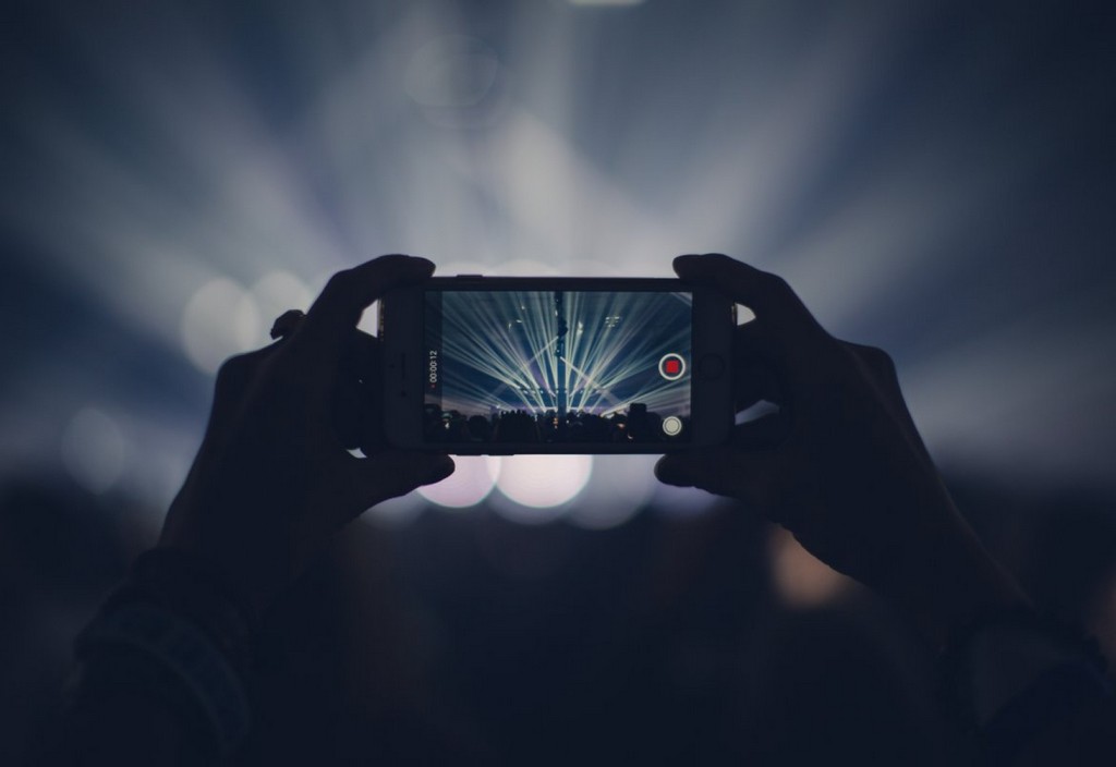 apple-concert-dark-stockpack-pixabay.jpg apple, concert, dark
