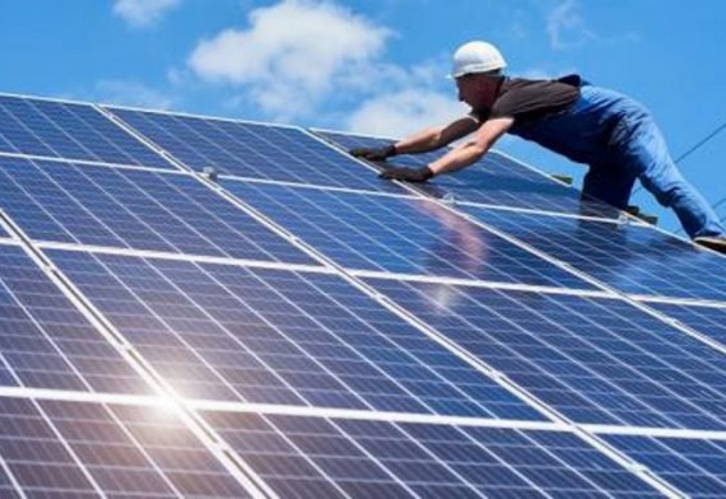 Casa Verde Fotovoltaice Lucrator Si Retea