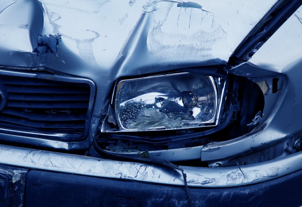 headlamp-accident-auto-stockpack-pixabay.jpg headlamp, accident, auto
