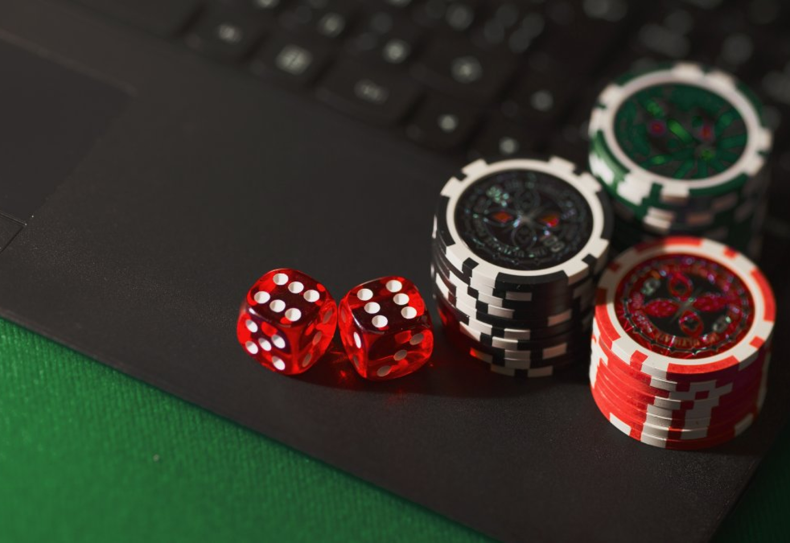 dice-chips-online-gambling-stockpack-pixabay.jpg dice, chips, online gambling