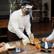 restaurant covid gettyimages-1264166886 Gettyimages 1264166886
