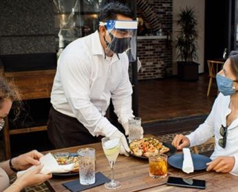 restaurant covid gettyimages-1264166886 Gettyimages 1264166886