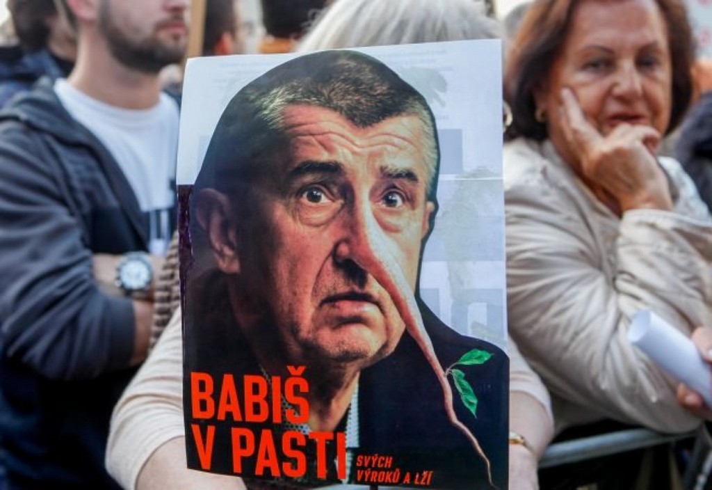 Babis Poster Protesters 800x450