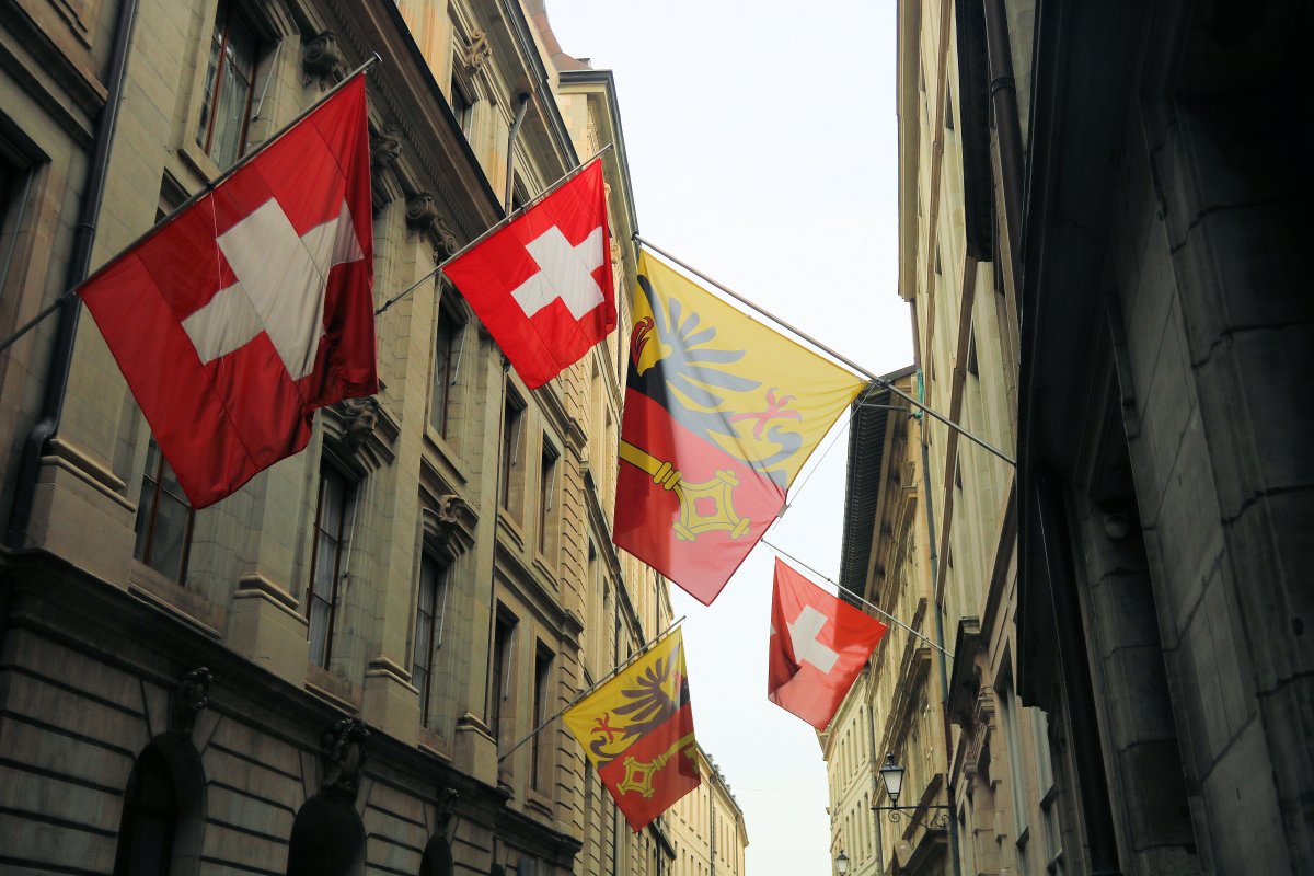 flags-old-town-geneva-switzerland-stockpack-unsplash.jpg Flags, Old town Geneva / Switzerland