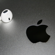 headphones-apple-earpods-stockpack-pixabay.jpg headphones, apple, earpods