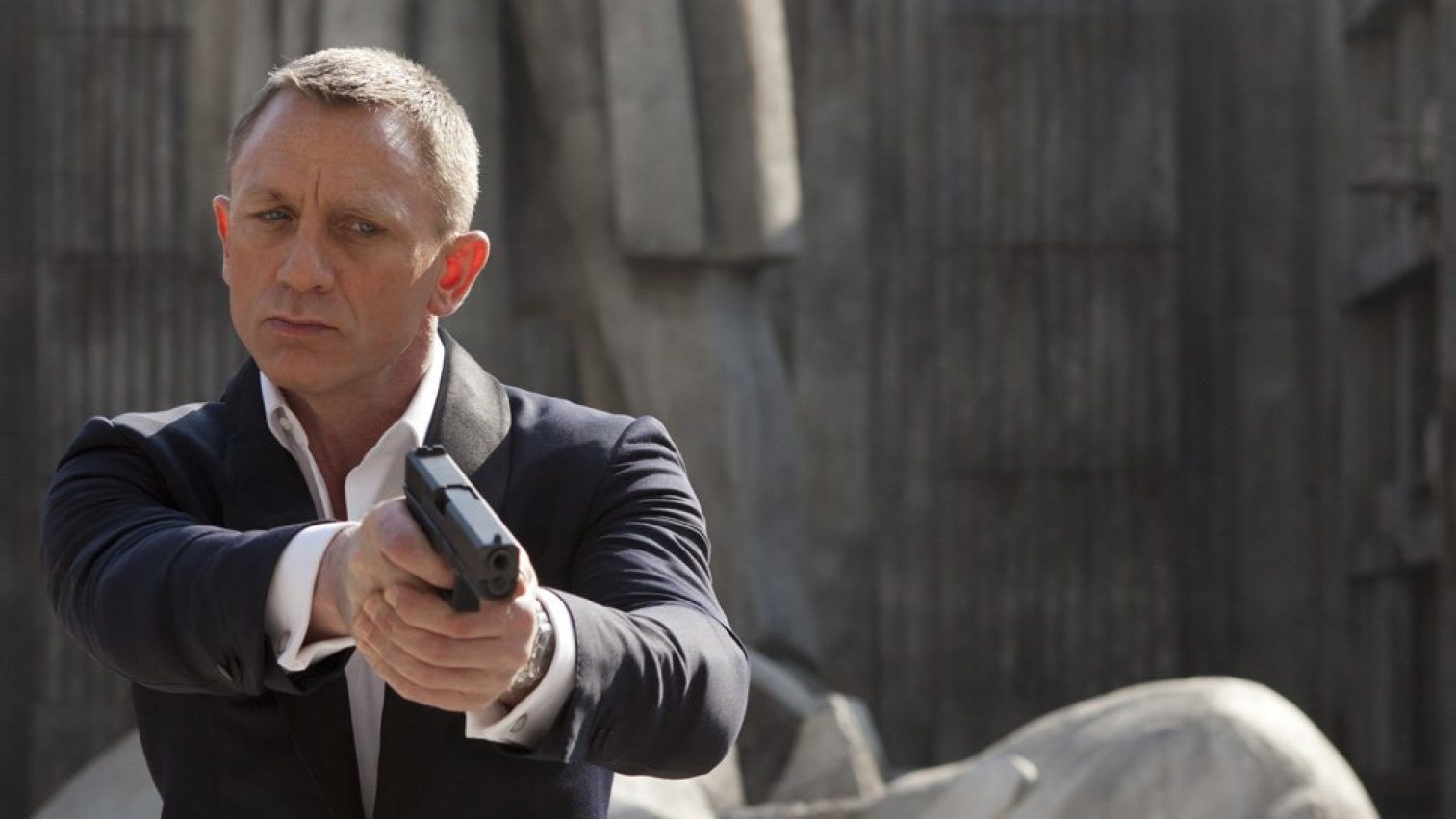 Skyfall Daniel Craig James Bond 007 Thriller Spy Action Film Movie Review 2015 Spectre Ralph Fiennes Javier Bardem Naomi Harris