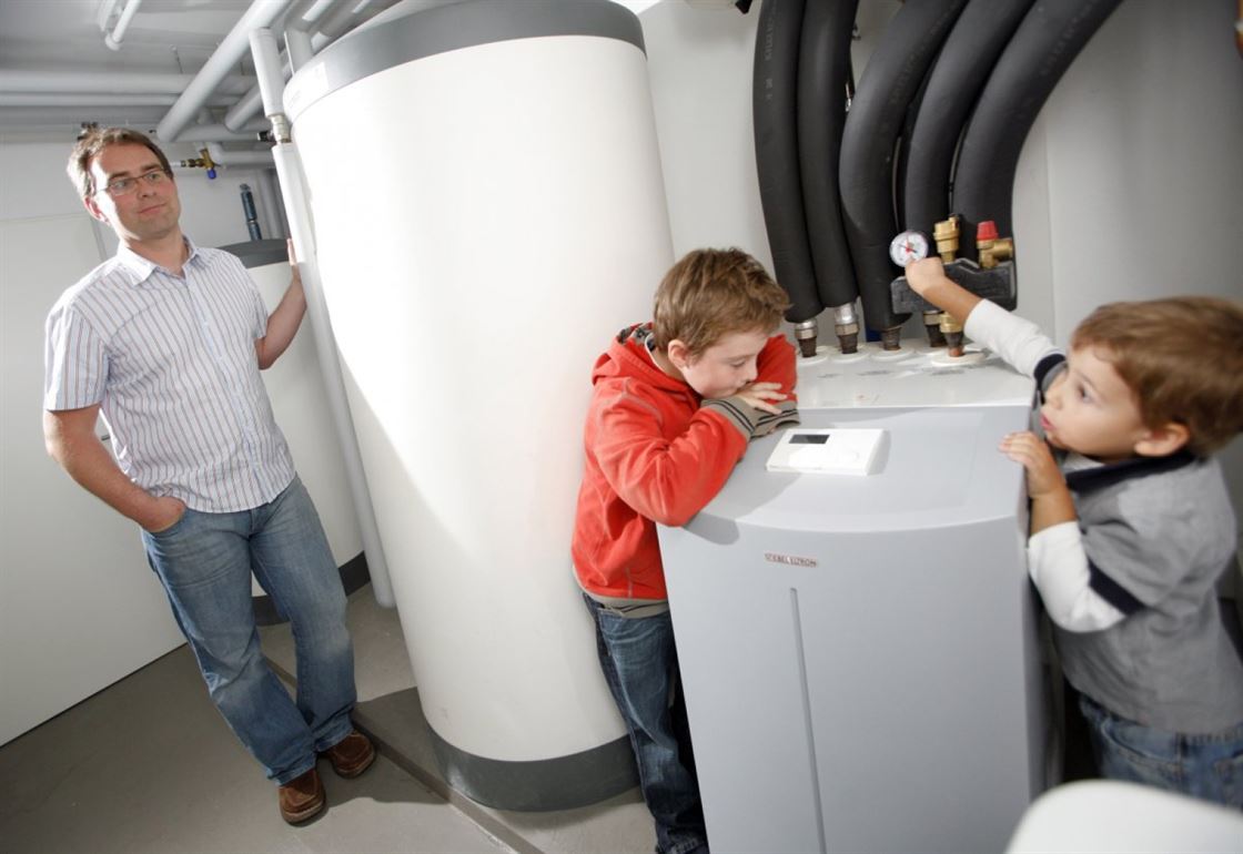 heat-pumps-father-dad-stockpack-pixabay.jpg heat pumps, father, dad