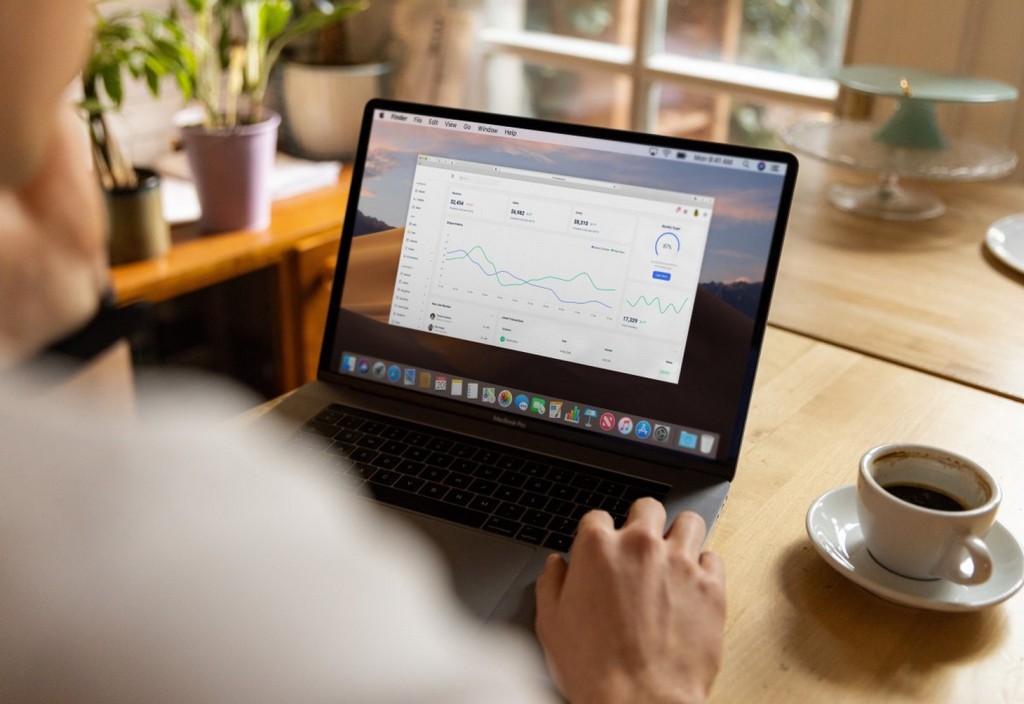 laptop-work-coffee-stockpack-pixabay.jpg laptop, work, coffee