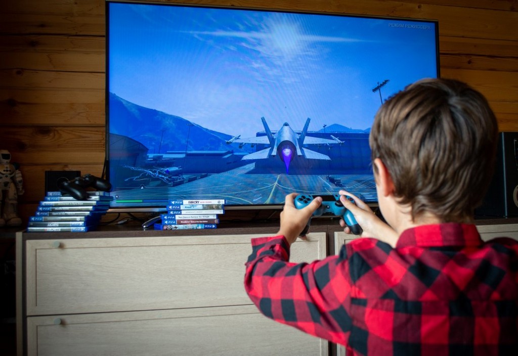 video-game-entertainment-boy-stockpack-pixabay.jpg video game, entertainment, boy