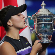 Andreescu Us Open Trophy Kiss