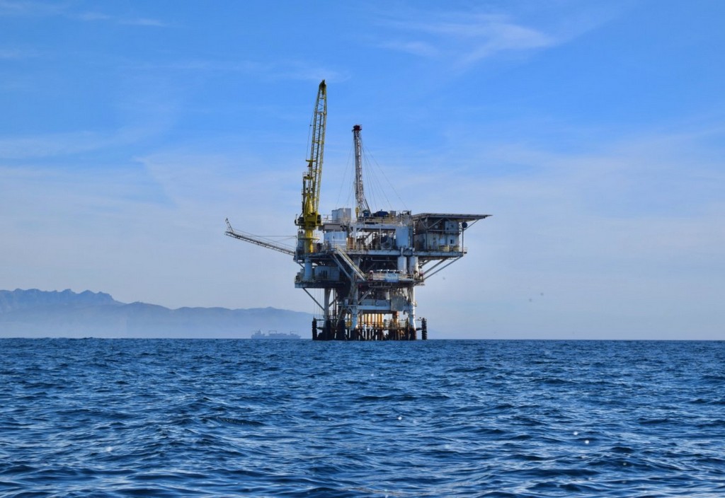 oil-rig-stockpack-unsplash.jpg oil rig