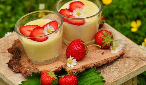 strawberries, strawberry dessert, vanilla dessert
