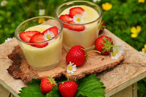 strawberries, strawberry dessert, vanilla dessert