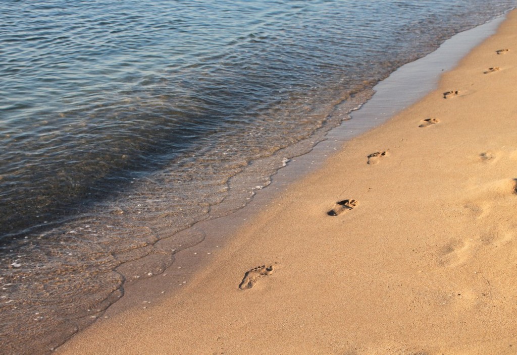beach-footprints-mamaia-stockpack-pixabay.jpg beach, footprints, mamaia