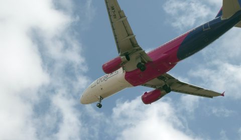 Photo taken seconds before landing. Wizz Air Airbus A320 HA-LWK arriving to Alicante-Altet airport (Spain)