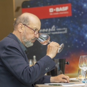 U6a1887
