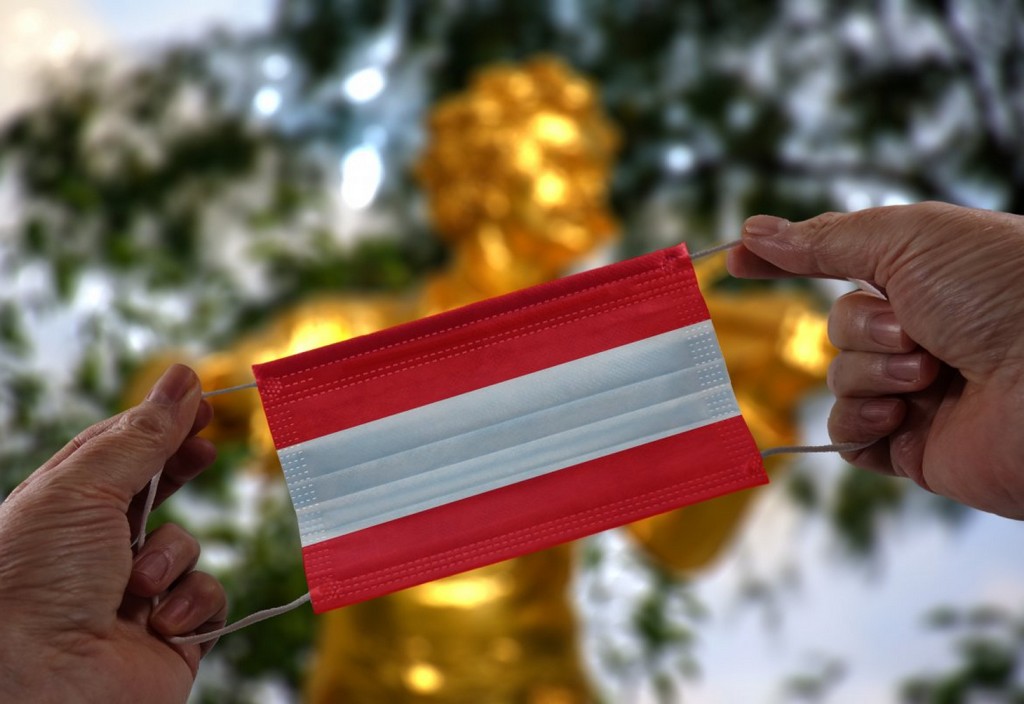 face-mask-flag-hand-stockpack-pixabay.jpg face mask, flag, hand
