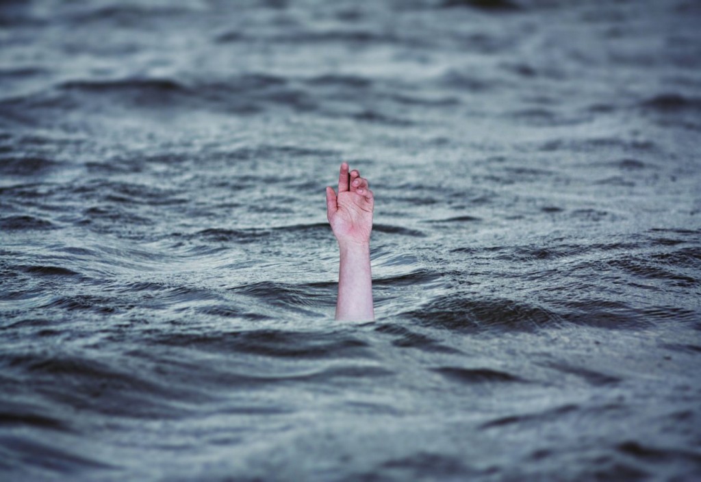 drowning-ocean-emergency-stockpack-pixabay.jpg drowning, ocean, emergency