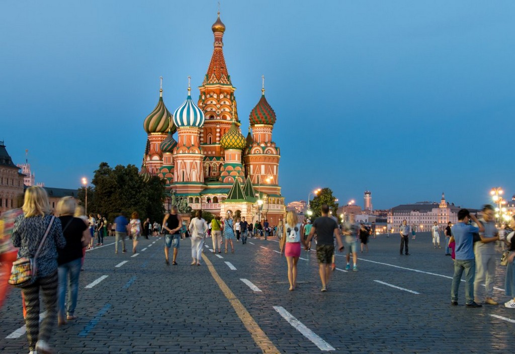 moscow-st-basils-cathedral-night-stockpack-pixabay.jpg moscow, st basil's cathedral, night