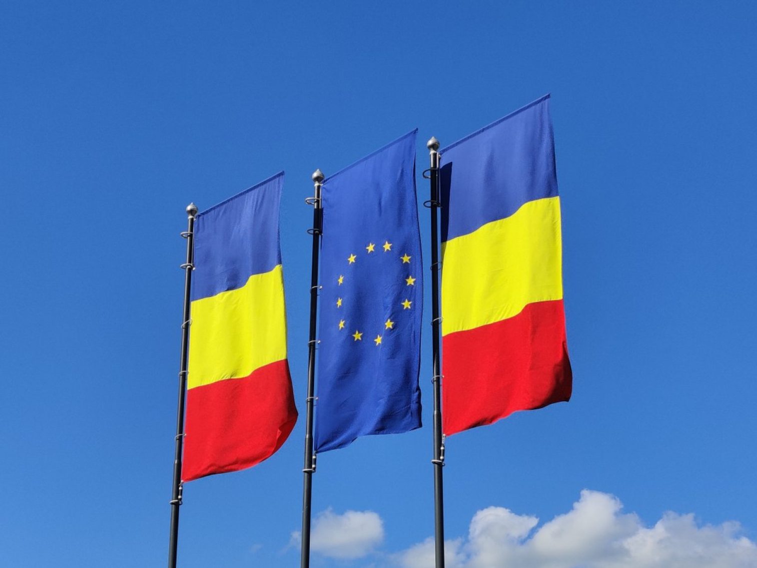 Steaguri Romania Ue Uniunea Eurpeana Aderare Europa Ro Copyright Contactati Www.afaceri.news