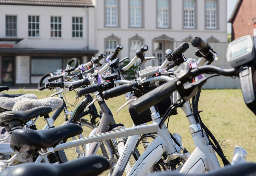 cycling-bicycle-electric-bike-stockpack-pixabay.jpg cycling, bicycle, electric bike